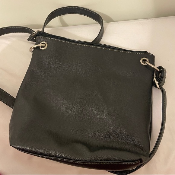 2/$20 ✨Black crossbody bag✨🖤 - Picture 2 of 5